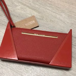 Steve Madden Bzippy wristlet Ginger crosshatch